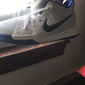 Children’s nikes 9c